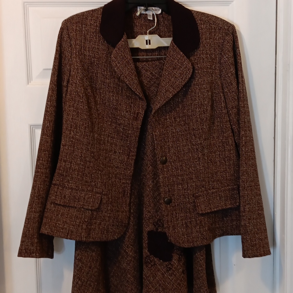 Skirt suit, dress barn ,size 14